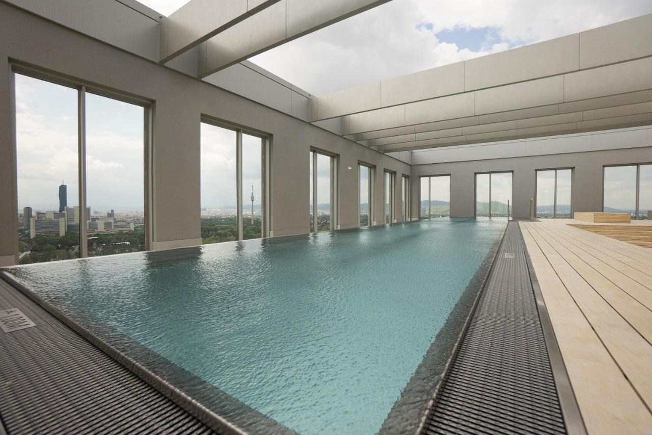 Posh On 22nd Floor + Loggia, Pool, Gym, Sauna Apartment *