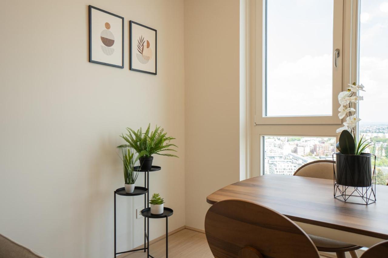 Posh On 22nd Floor + Loggia, Pool, Gym, Sauna Wien