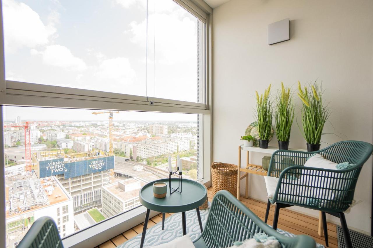 Posh On 22nd Floor + Loggia, Pool, Gym, Sauna