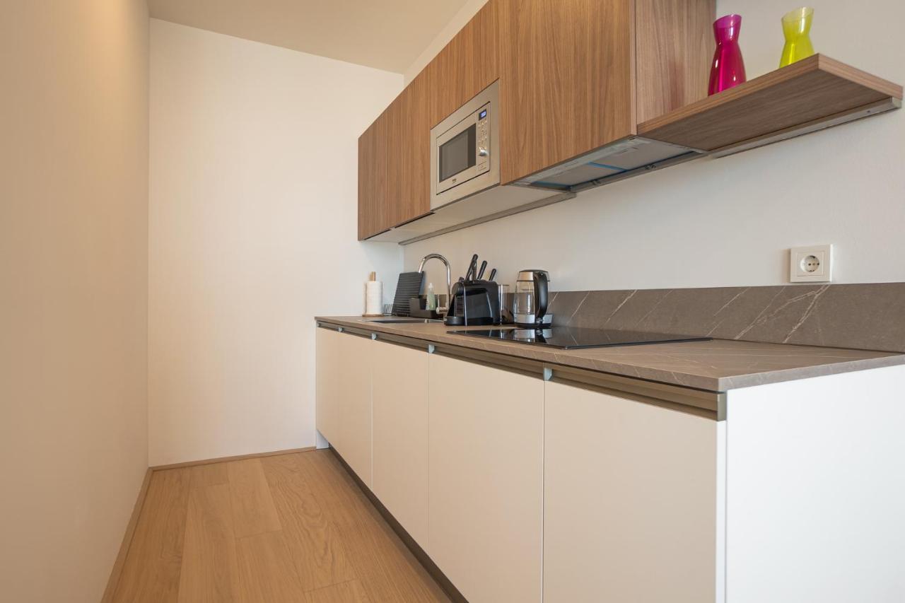 Apartment Posh On 22nd Floor + Loggia, Pool, Gym, Sauna