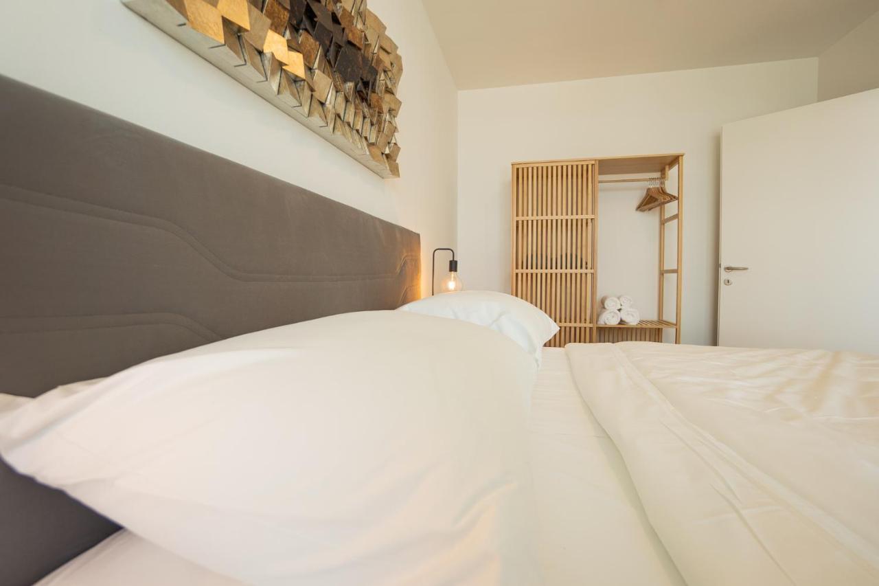 Apartment Posh On 22nd Floor + Loggia, Pool, Gym, Sauna
