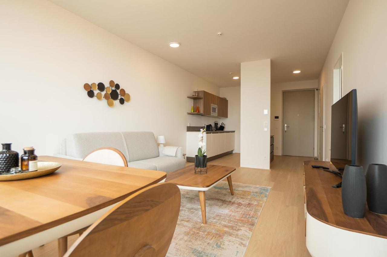 Apartment Posh On 22nd Floor + Loggia, Pool, Gym, Sauna *