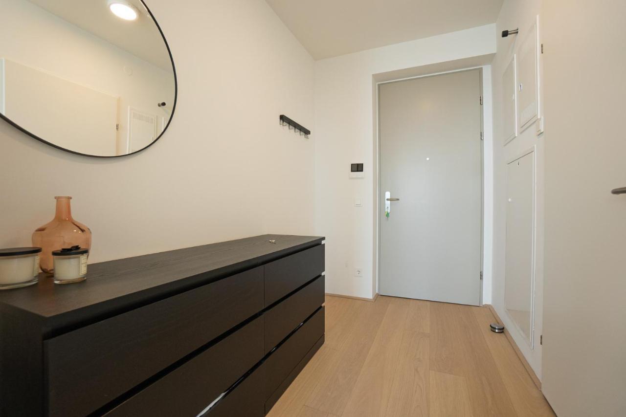 Apartment Posh On 22nd Floor + Loggia, Pool, Gym, Sauna Wien