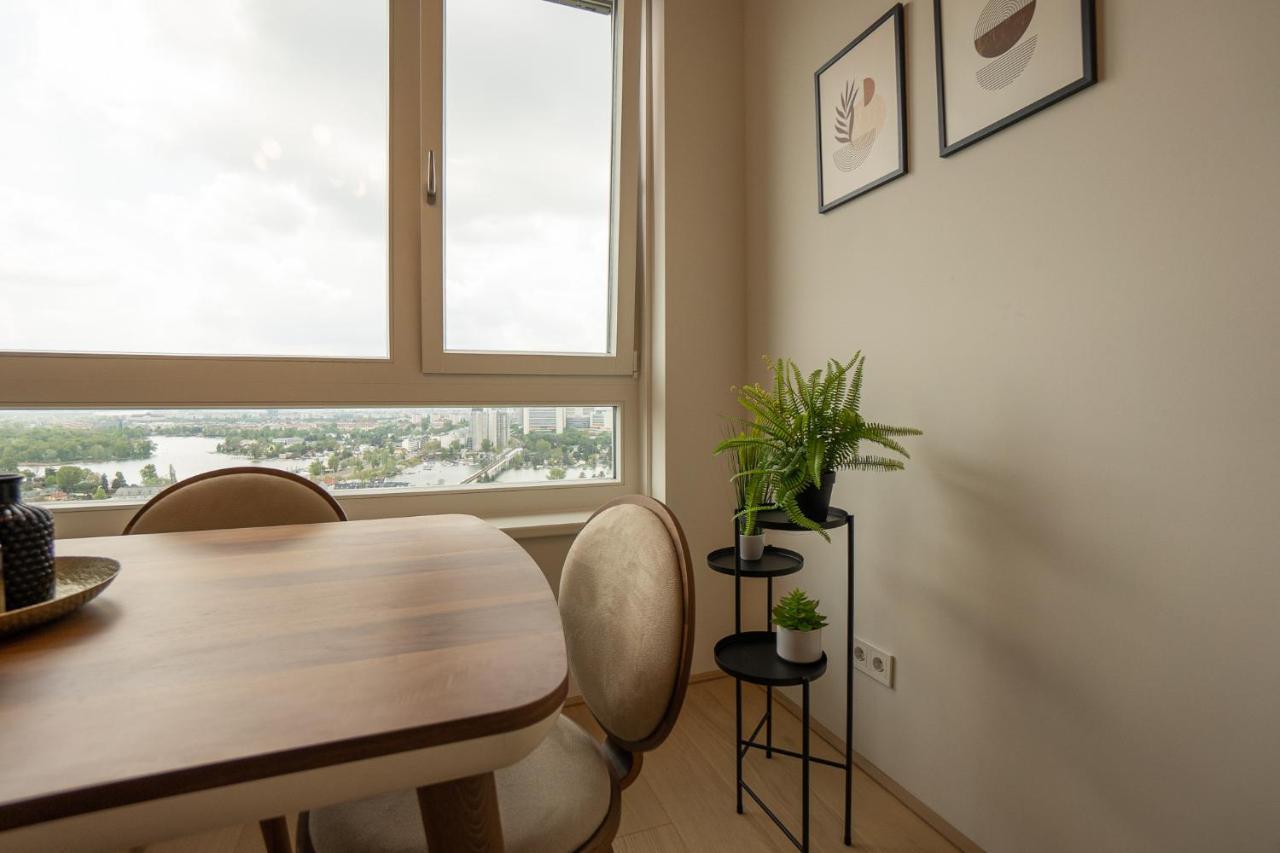 Apartment Posh On 22nd Floor + Loggia, Pool, Gym, Sauna