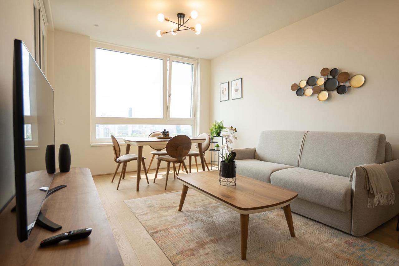 Apartment Posh On 22nd Floor + Loggia, Pool, Gym, Sauna *