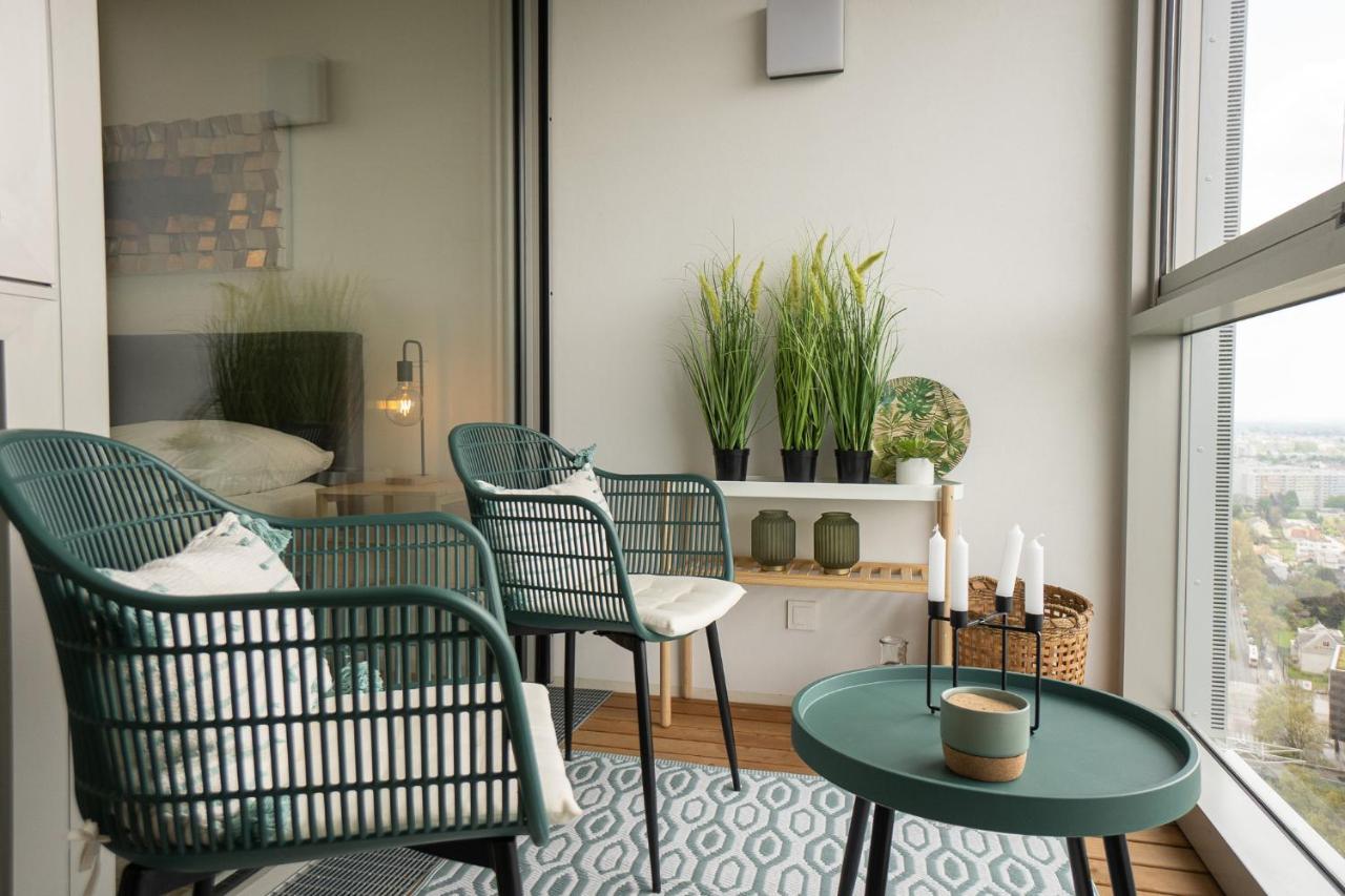 Apartment Posh On 22nd Floor + Loggia, Pool, Gym, Sauna Wien